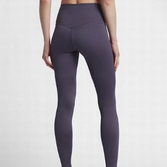 Nike Pants - Nike Zonal strength leggings in purple color